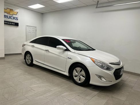 Used 2014 Hyundai Sonata Hybrid image 7