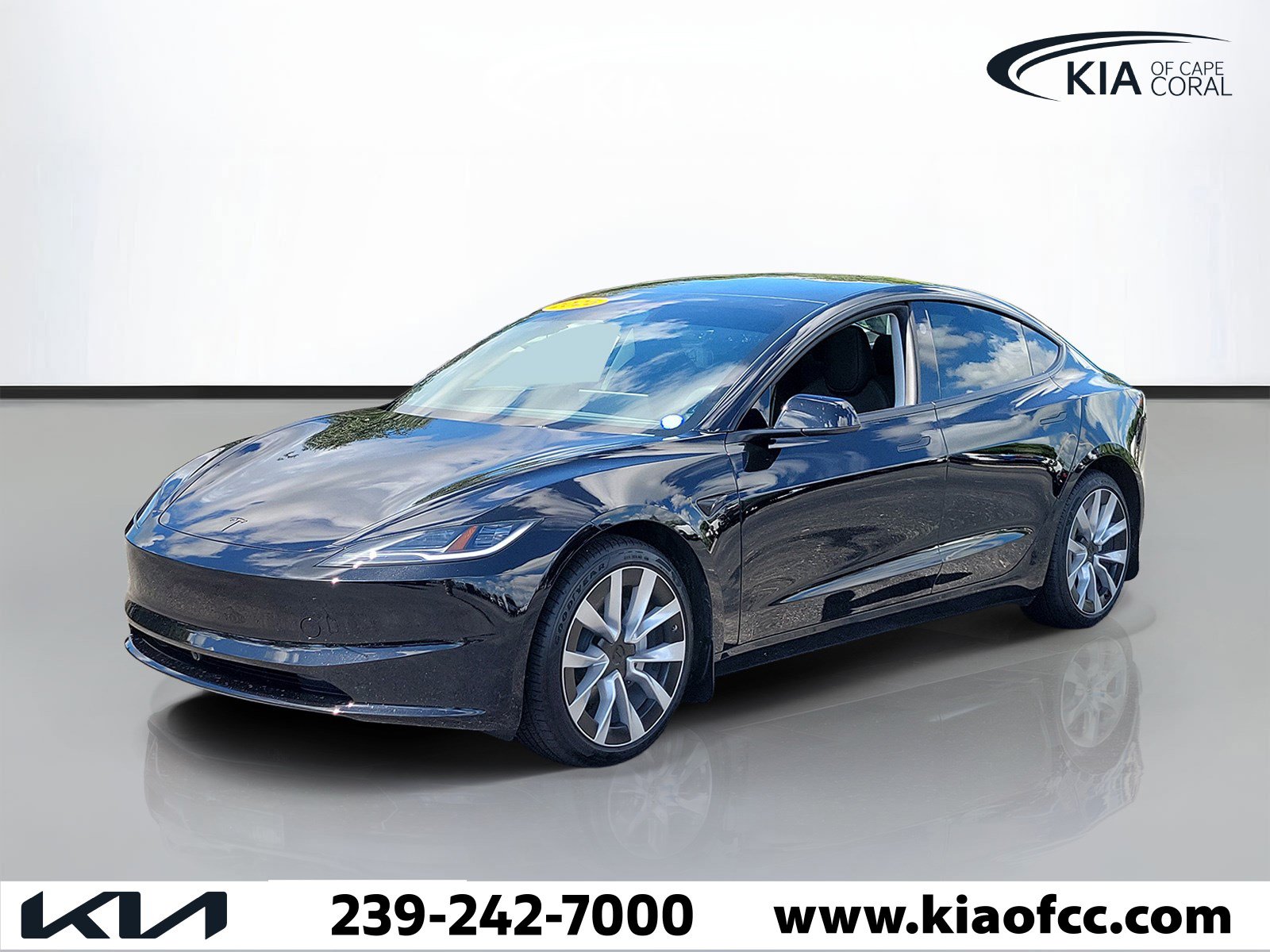 Used 2025 Tesla Model 3 Long Range RWD image 3