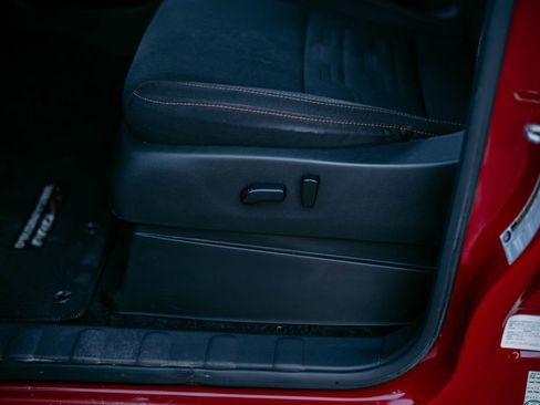 Used 2023 Nissan Frontier PRO-4X image 19