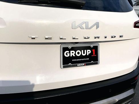 Used 2022 Kia Telluride EX w/ EX Premium Package image 10