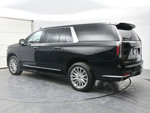 Used 2023 Cadillac Escalade ESV Premium Luxury image 3