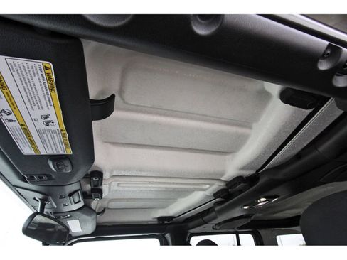 Used 2019 Jeep Wrangler Unlimited Sport S image 29