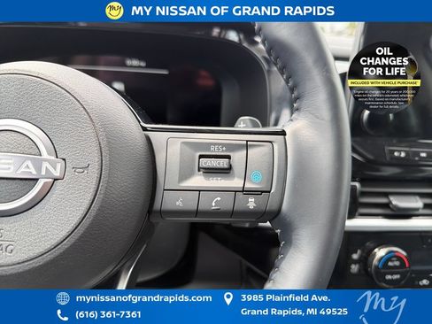 Used 2025 Nissan Pathfinder Platinum AWD/4WD image 18