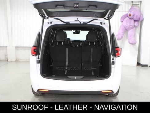 New 2027 Chrysler Pacifica Limited AWD/4WD image 32