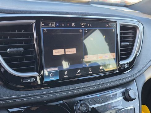 New 2026 Chrysler Pacifica Select w/ S Appearance Package image 16