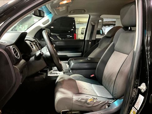 Used 2016 Toyota Tundra SR5 w/ SR5 Upgrade Package image 9