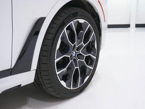 Used 2024 BMW X7 xDrive40i w/ Executive Package AWD/4WD image 5