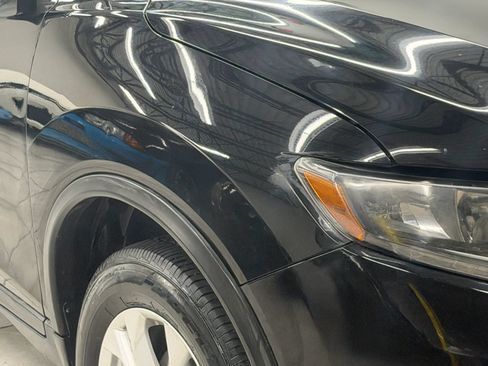 Used 2016 Nissan Rogue SV AWD/4WD image 6