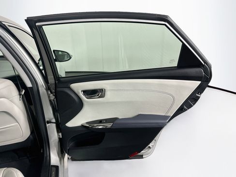 Used 2013 Toyota Avalon Limited w/ Technology Pkg FWD image 31