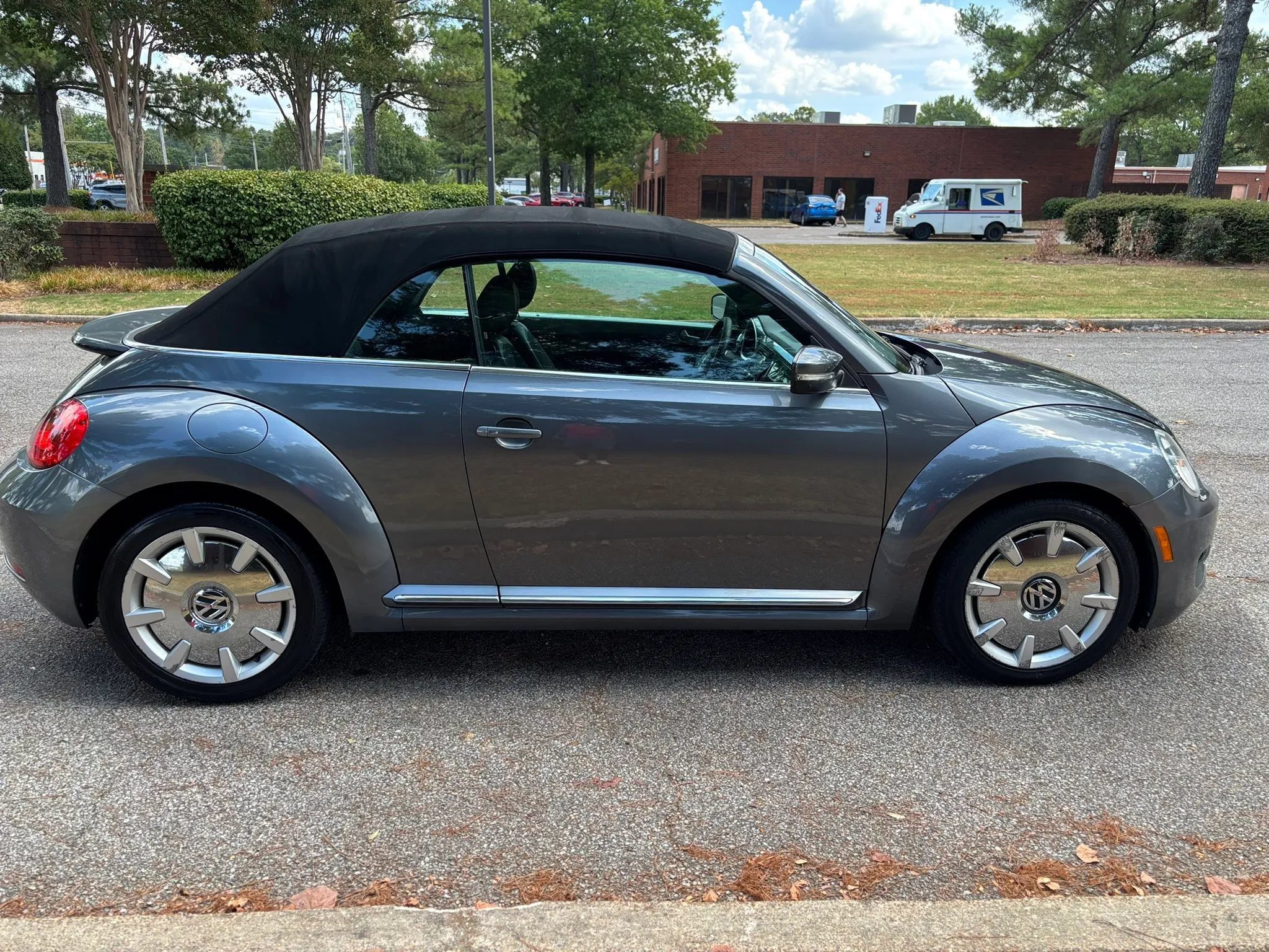 Used 2013 Volkswagen Beetle 2.5 FWD image 7