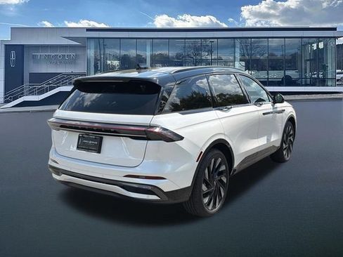 New 2026 Lincoln Nautilus Reserve w/ Jet Appearance Package AWD/4WD image 8