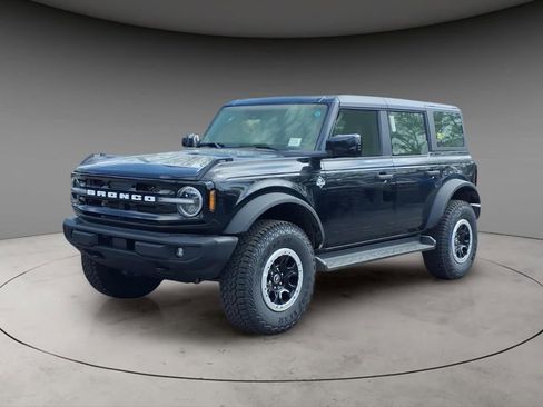 New 2026 Ford Bronco Outer Banks AWD/4WD image 1