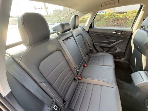 Used 2024 Volkswagen Jetta SE image 33