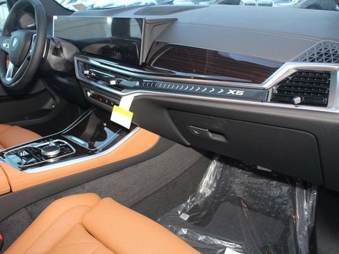 New 2026 BMW X5 xDrive50e w/ Premium Package image 24