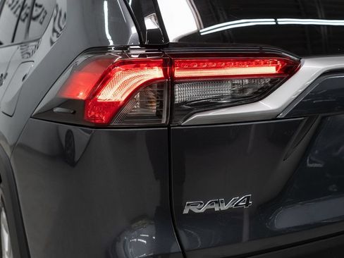 Used 2021 Toyota RAV4 Limited AWD/4WD image 44