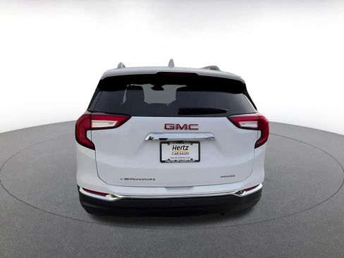 Used 2024 GMC Terrain SLT AWD/4WD image 11