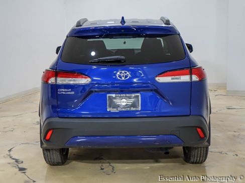Used 2024 Toyota Corolla Cross LE w/ Moonroof Package FWD image 7