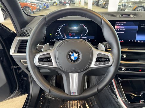 Used 2025 BMW X7 xDrive40i w/ M Sport Package AWD/4WD image 22