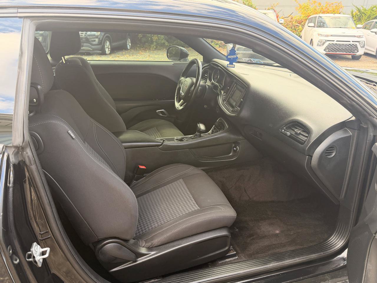 Used 2016 Dodge Challenger SXT RWD image 21