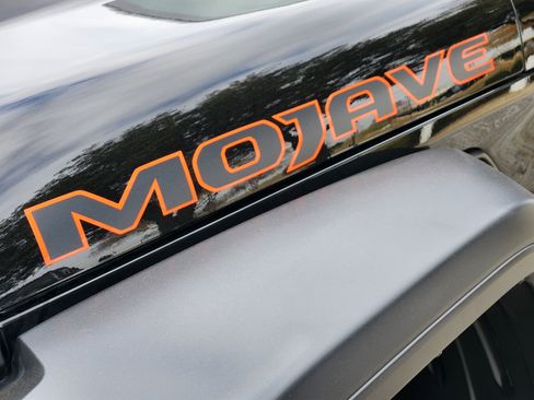 Used 2023 Jeep Gladiator Mojave image 11