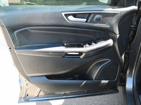 Used 2015 Ford Edge Titanium image 13