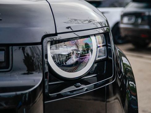 Used 2020 Land Rover Defender 110 S image 10