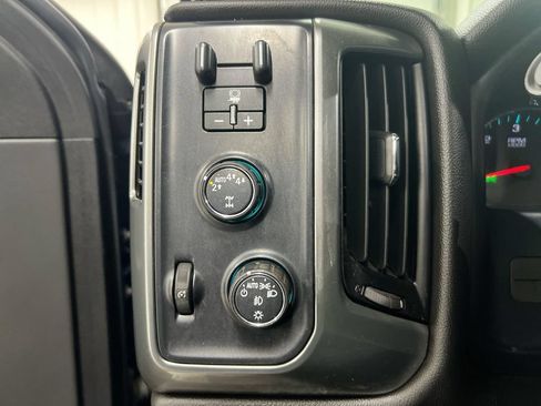 Used 2019 Chevrolet Silverado 1500 LD LT AWD/4WD image 18
