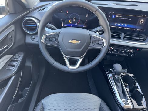New 2026 Chevrolet Trax LT FWD image 18