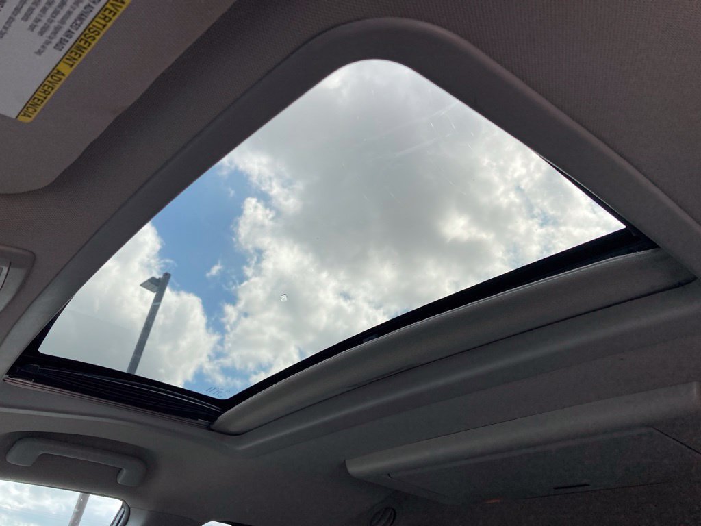 Used 2015 Toyota Sienna XLE Premium FWD image 12