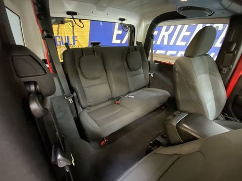 Used 2019 Jeep Wrangler Sport AWD/4WD image 27