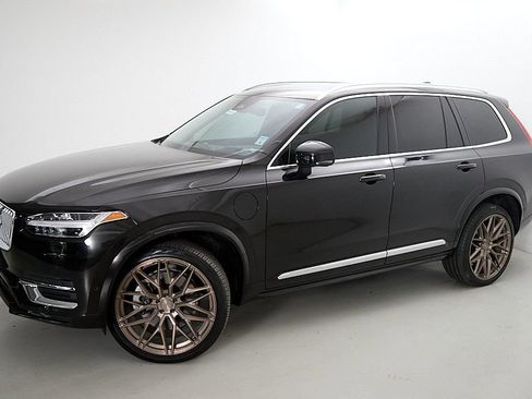 Used 2023 Volvo XC90 T8 Ultimate w/ Lounge Package AWD/4WD image 3