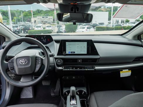 Certified 2025 Toyota Prius LE AWD/4WD image 30