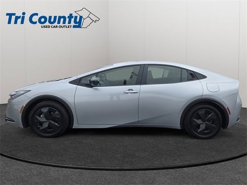 Used 2026 Toyota Prius LE image 5