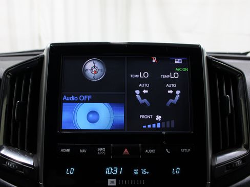 Used 2018 Toyota Land Cruiser AWD/4WD image 13