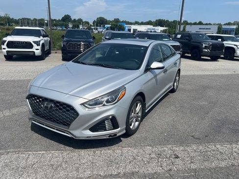 Used 2018 Hyundai Sonata Sport w/ Tech Package 05 FWD image 4
