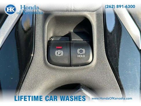 Used 2022 Toyota Corolla Cross XLE image 28