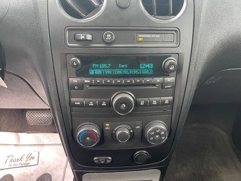 Used 2011 Chevrolet HHR LT image 16