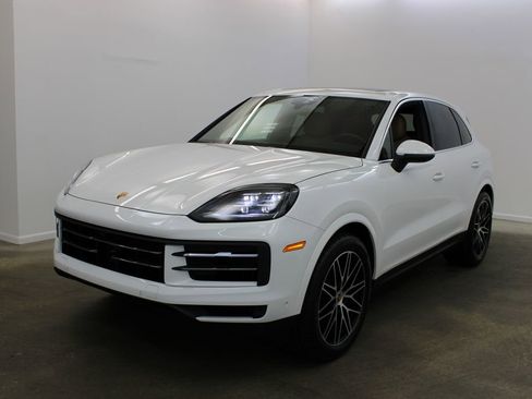 New 2025 Porsche Cayenne image 1