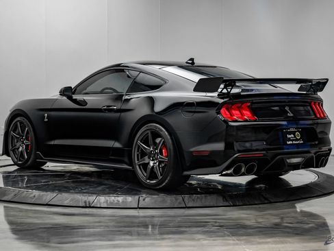 Used 2021 Ford Mustang Shelby GT500 w/ Carbon Fiber Track Pack RWD image 13