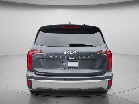 Used 2023 Kia Telluride LX FWD image 5