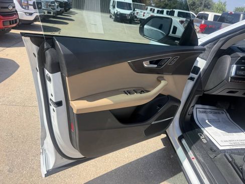 Used 2020 Audi Q8 Premium Plus AWD/4WD image 8