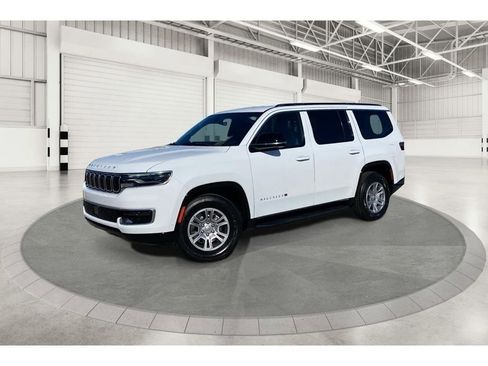 Used 2024 Jeep Wagoneer 2WD image 1