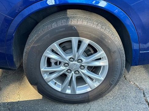 Used 2023 Cadillac XT6 Luxury AWD/4WD image 3
