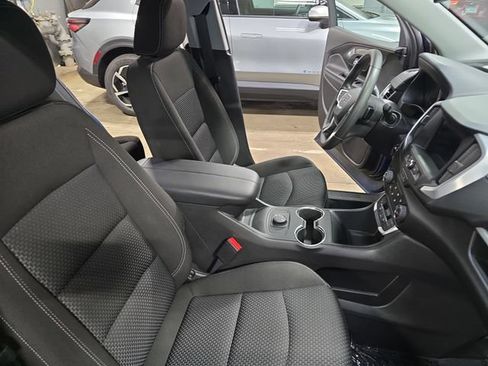 Used 2024 GMC Terrain SLE AWD/4WD image 12
