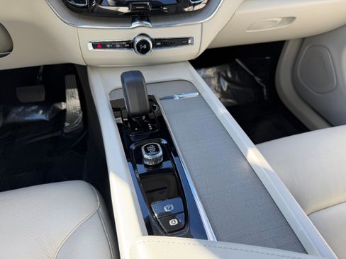 Certified 2023 Volvo XC60 B5 Plus w/ Protection Package Premier image 14