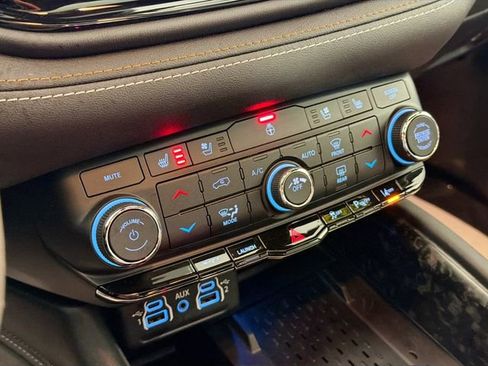 Used 2025 Dodge Durango SRT Hellcat AWD/4WD image 16