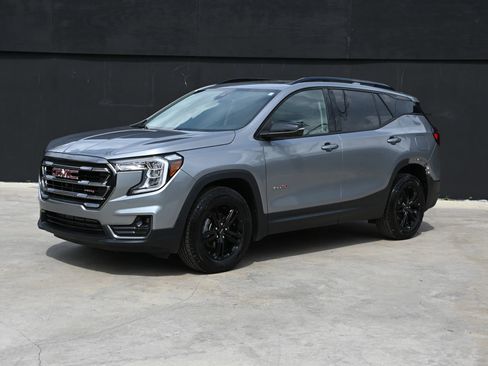 Used 2024 GMC Terrain AT4 w/ Tech Package AWD/4WD image 4