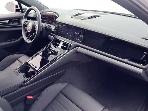 New 2026 Porsche Panamera image 25