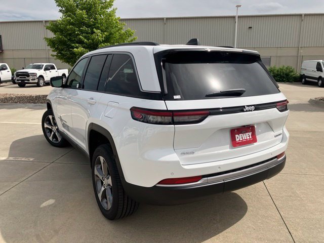 New 2026 Jeep Grand Cherokee Limited w/ Luxury Tech Group II AWD/4WD image 8