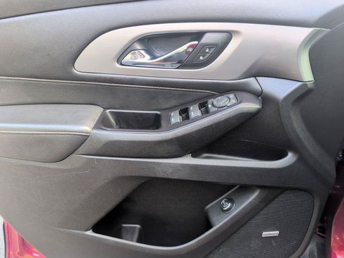 Used 2019 Chevrolet Traverse RS FWD image 18